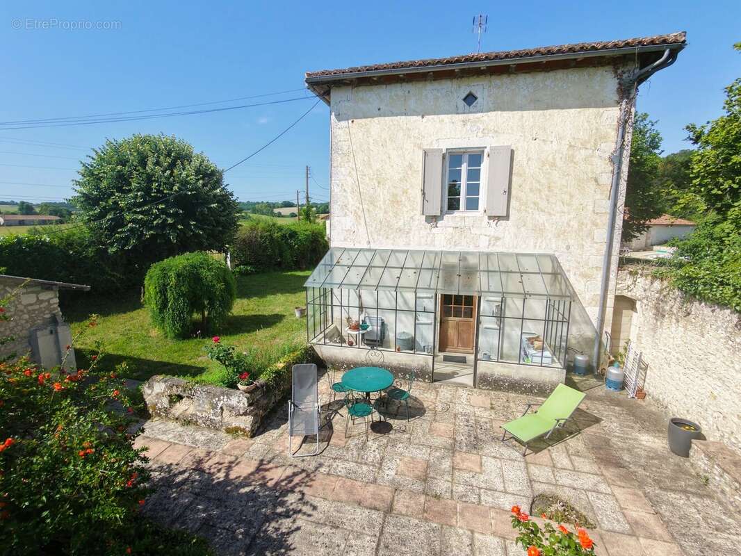 Maison à SALLES-LAVALETTE