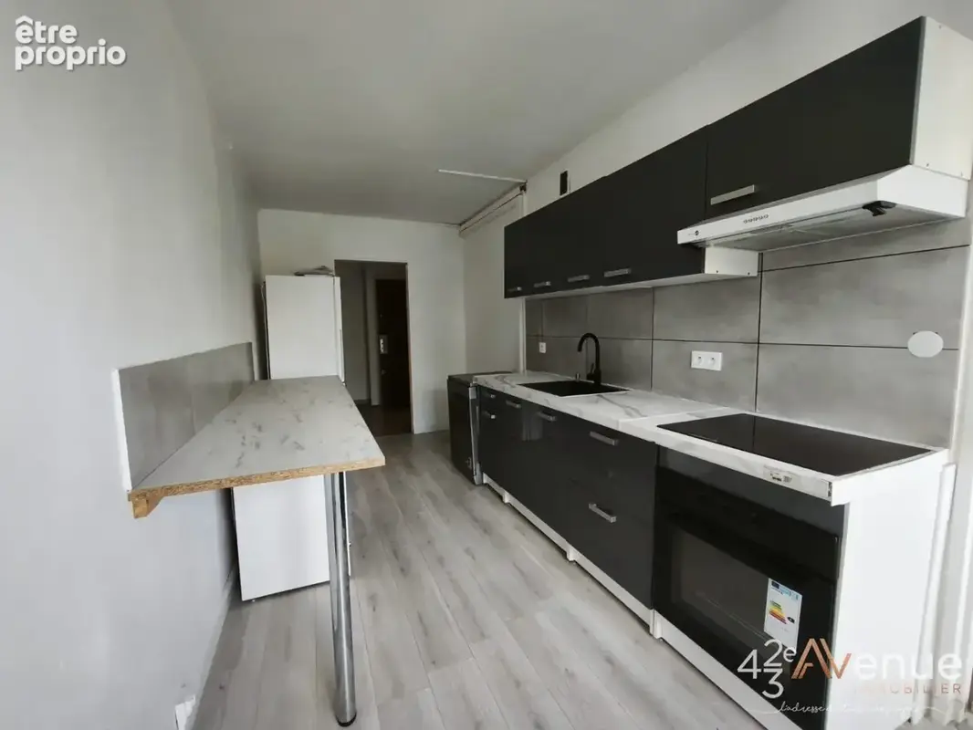 Appartement 96 m² à Saint-Etienne  - photo 6