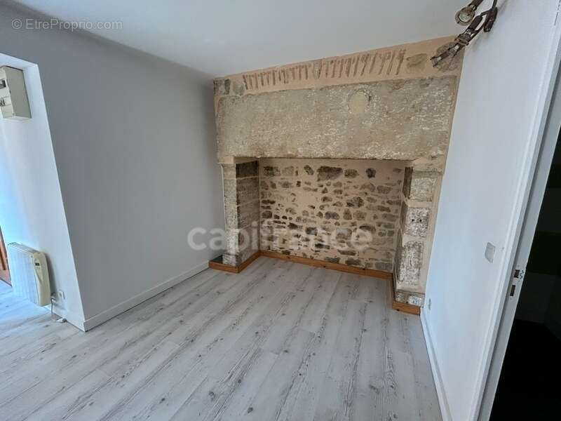 Maison de bourg à vendre 4 pièces env 211m² EXCIDEUIL (24)patio et jardin - photo 11