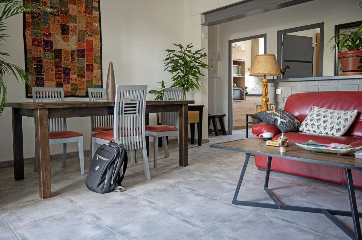 Appartement T4 avec garage et cellier - jardin partagé - photo 2