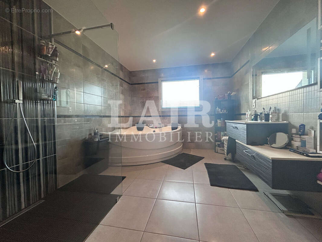 Maison à BELLOU-EN-HOULME