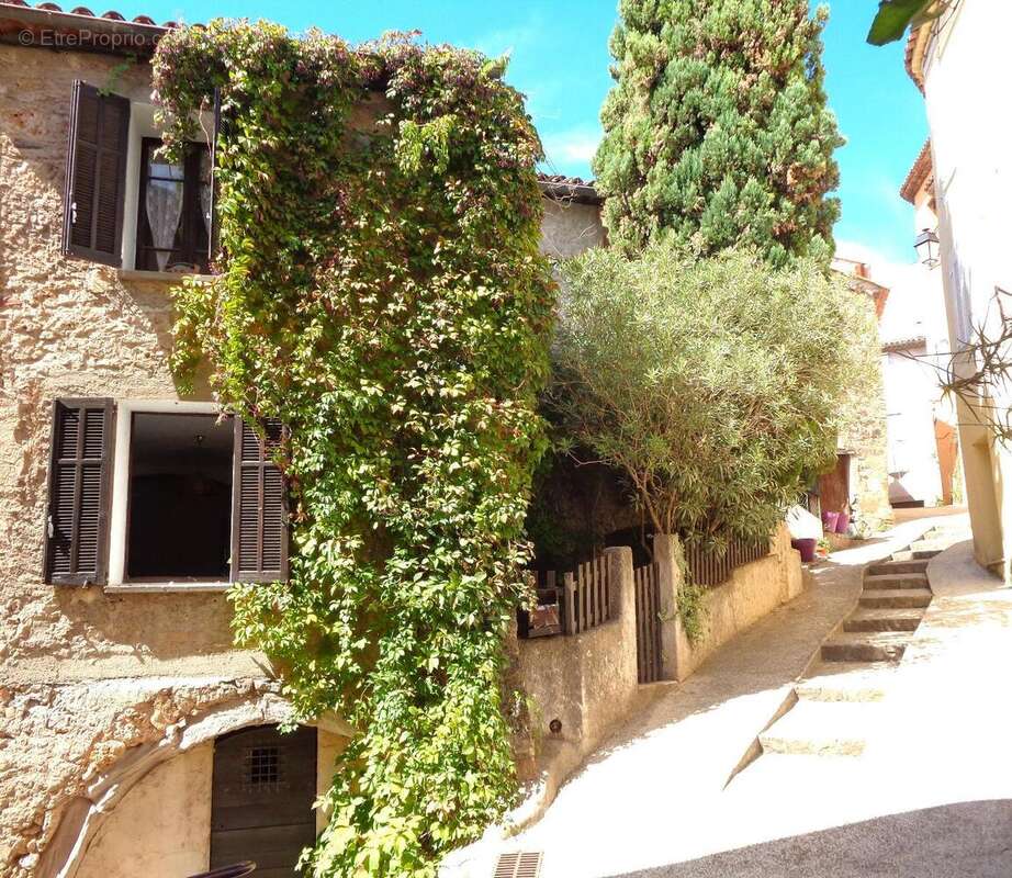   - Maison à LA MOTTE