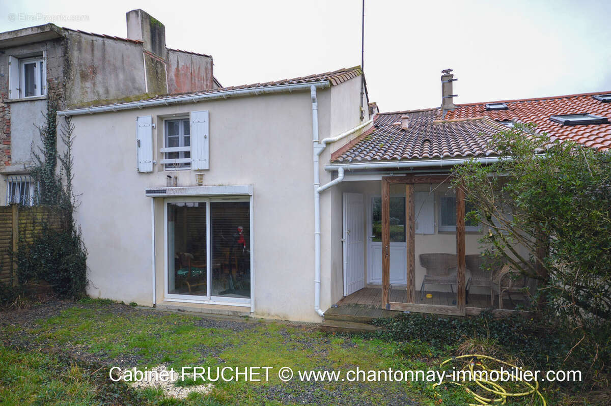 Maison à BOURNEZEAU