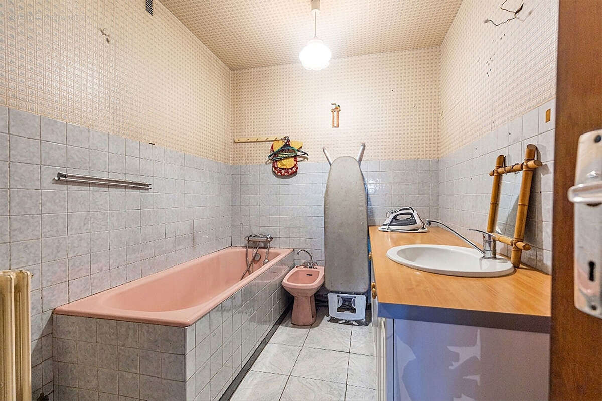 Agence immobiliere laforet - exclusivite - "sapin" - annecy / talloires montmin - maison individuelle type 6 de 138,89m² - garag - photo 14