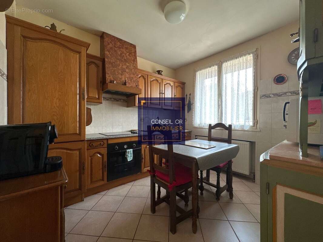 Maison à SAINTE-FOY-LES-LYON