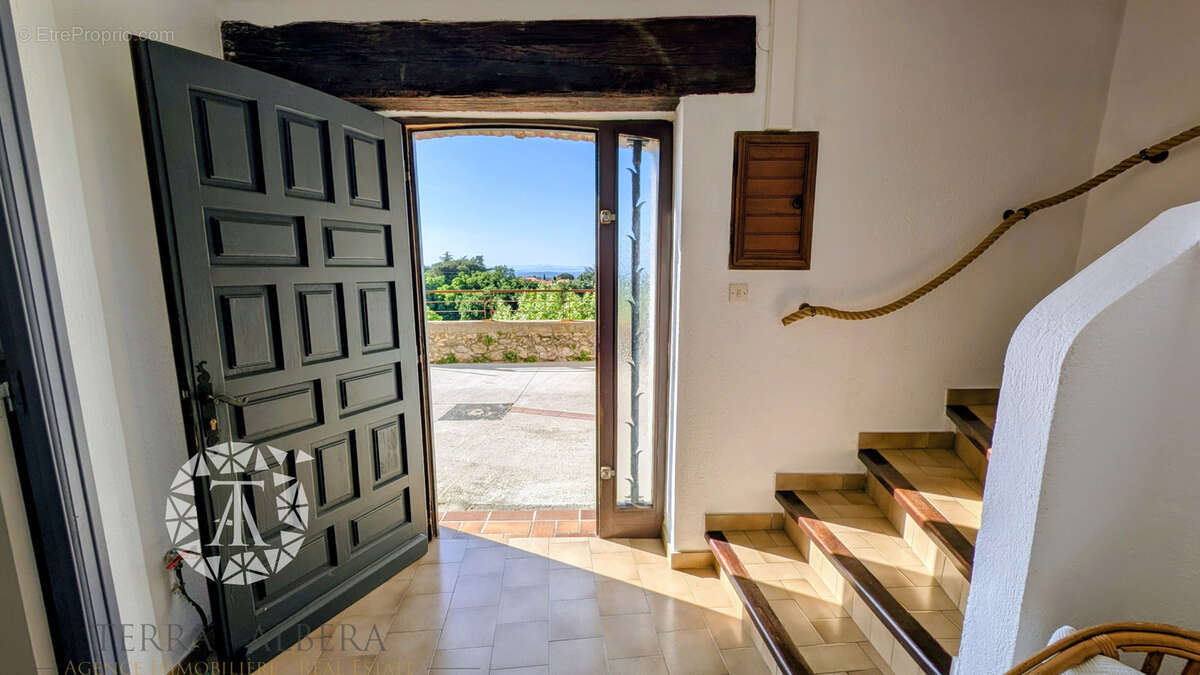 Maison à LAROQUE-DES-ALBERES