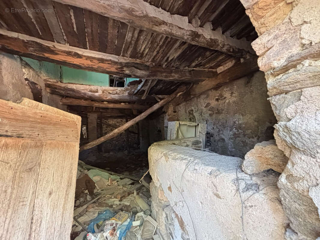 Peymeinade limite auribeau terrain de 3769 m2 avec permis pour maison plain-pied de 136 m2 a terminer et ruine - photo 9
