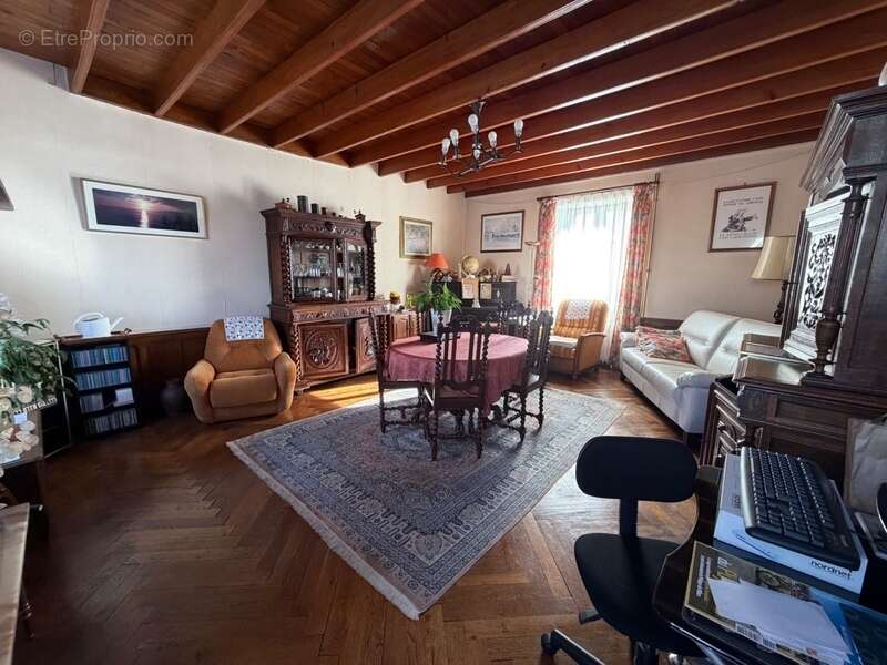 Maison à SAINT-SAUVEUR-LENDELIN