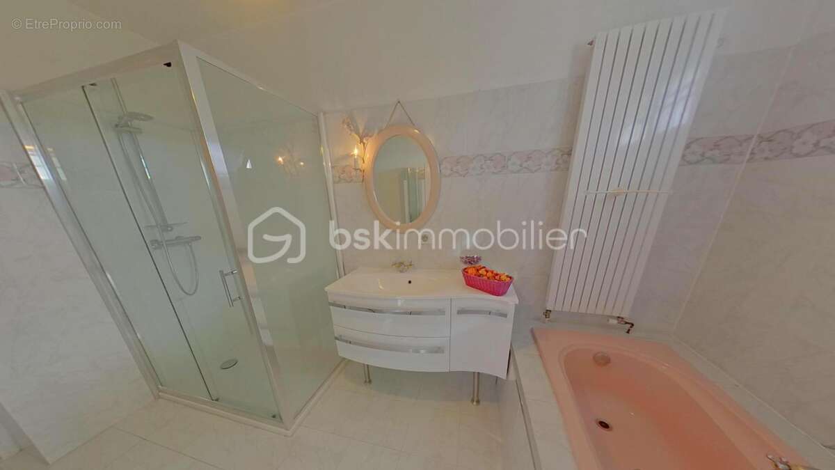 Maison à PONT-SUR-YONNE