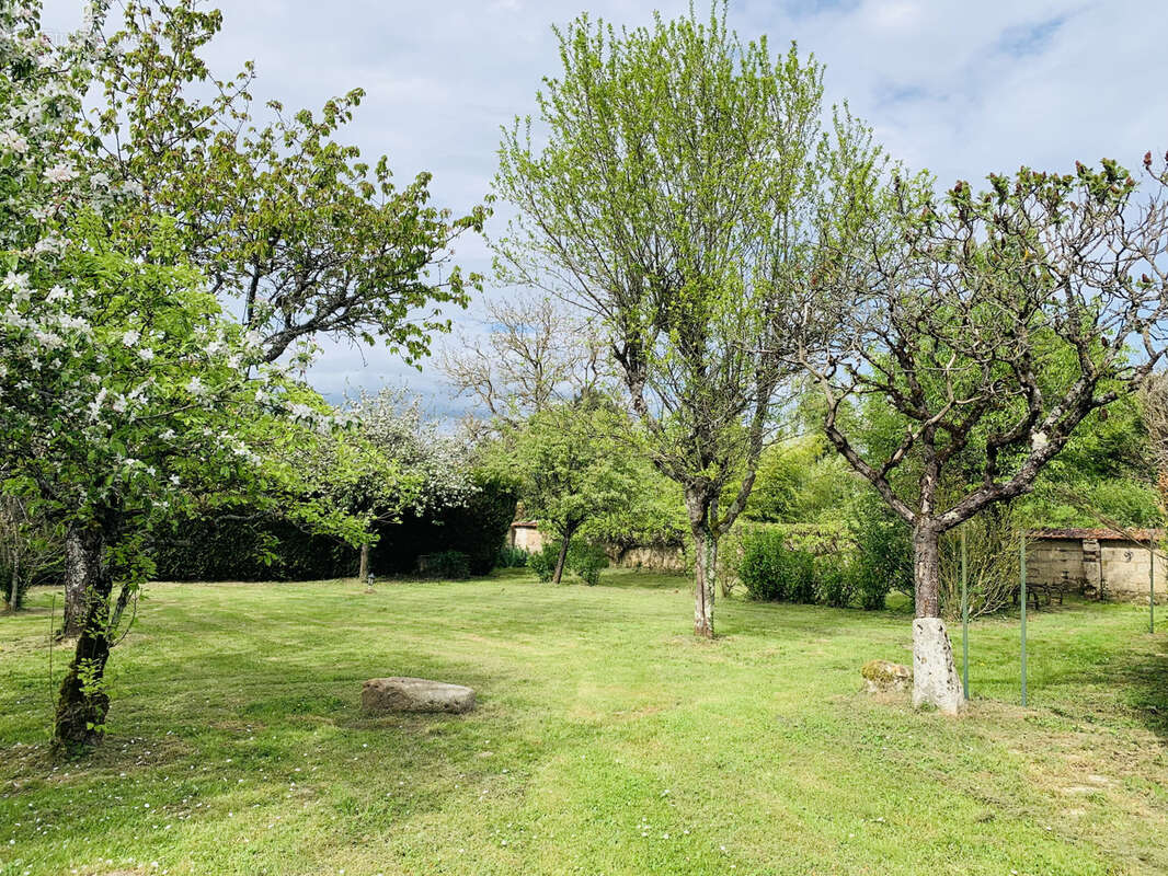 Maison à MONTACHER-VILLEGARDIN