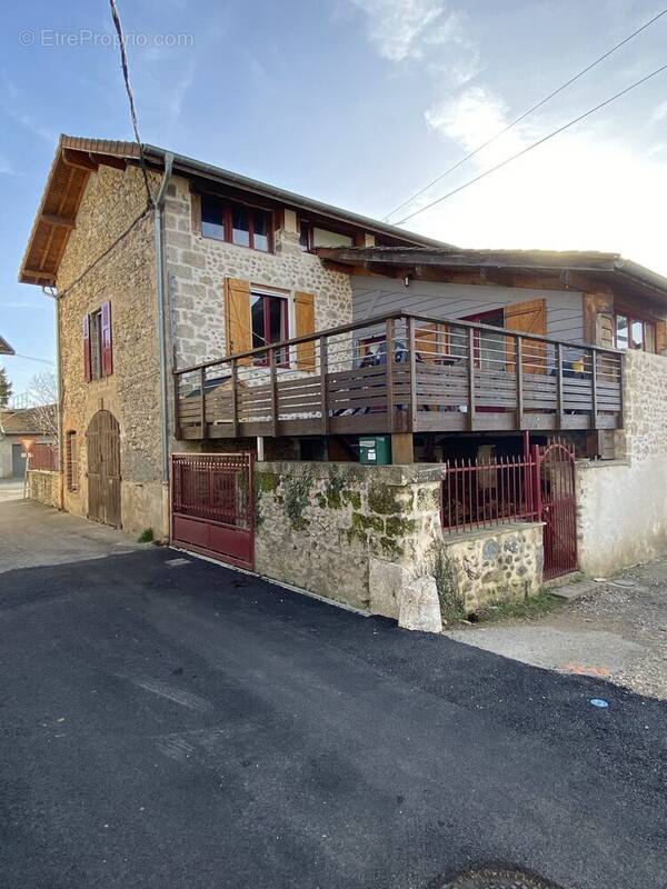 Maison à SAINT-HILAIRE-DU-ROSIER