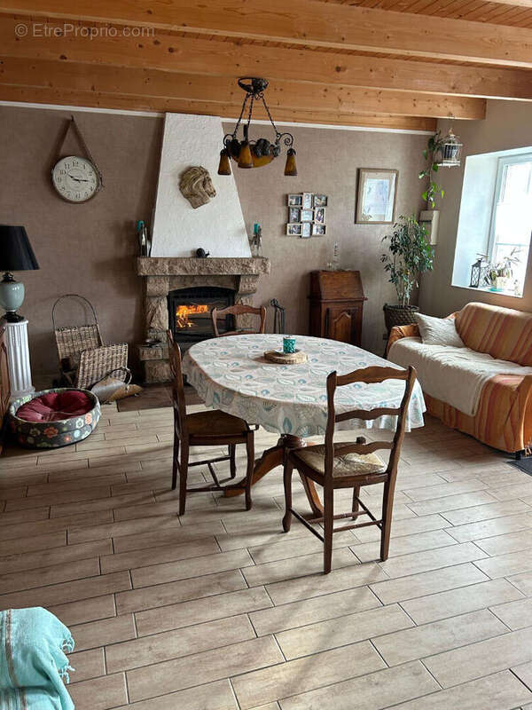 Maison à BELLE-ISLE-EN-TERRE