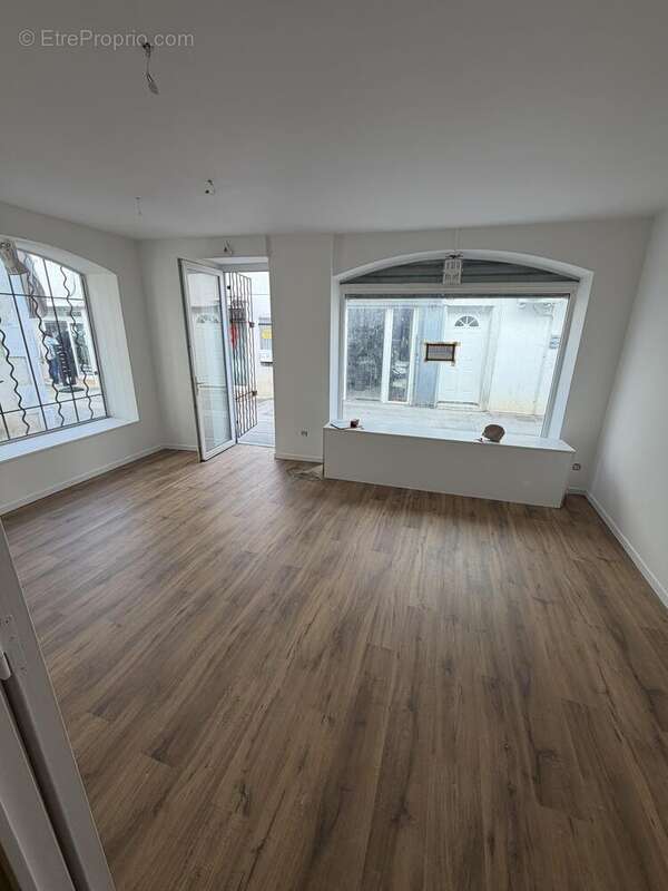 Appartement 70 m² à Saintes-Maries-De-La-Mer  - photo 2