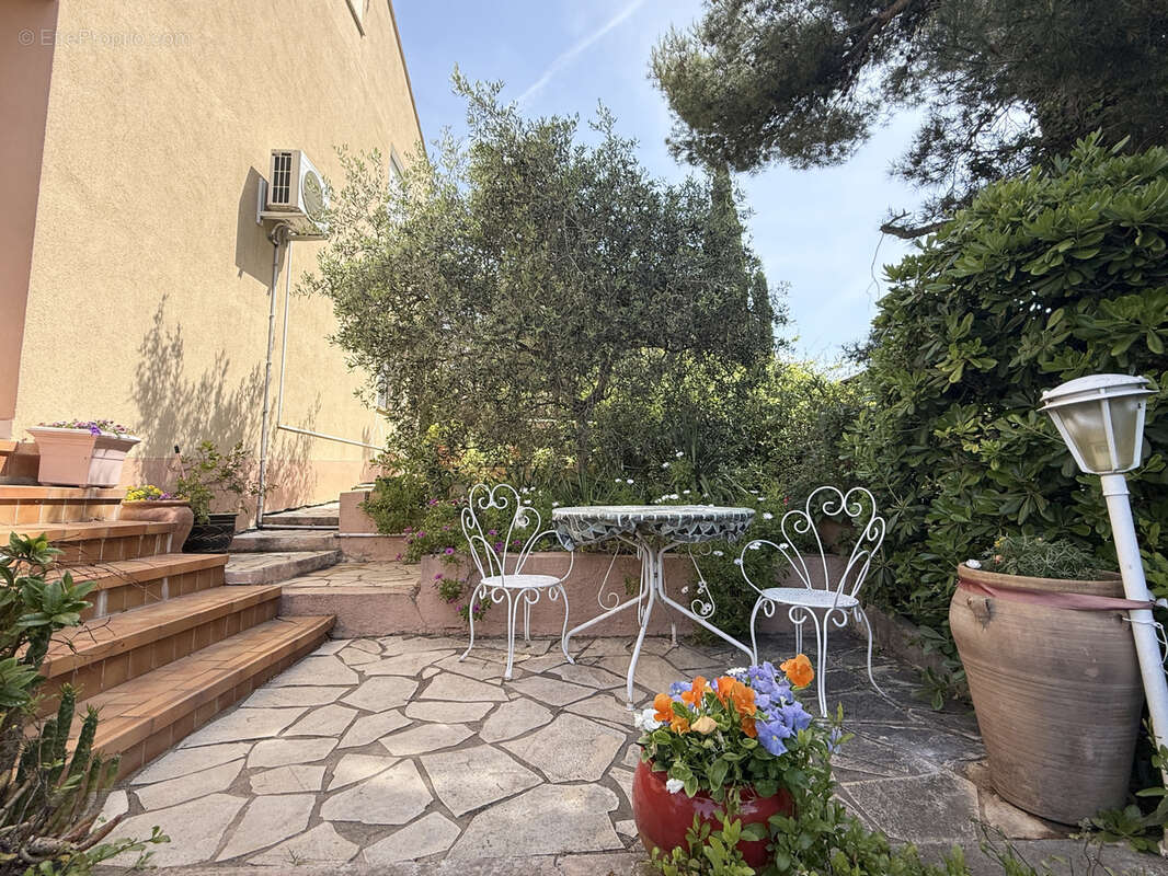 Appartement à SIX-FOURS-LES-PLAGES