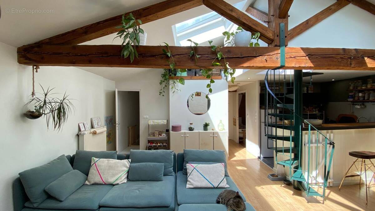 Appartement à FONTAINES-SUR-SAONE