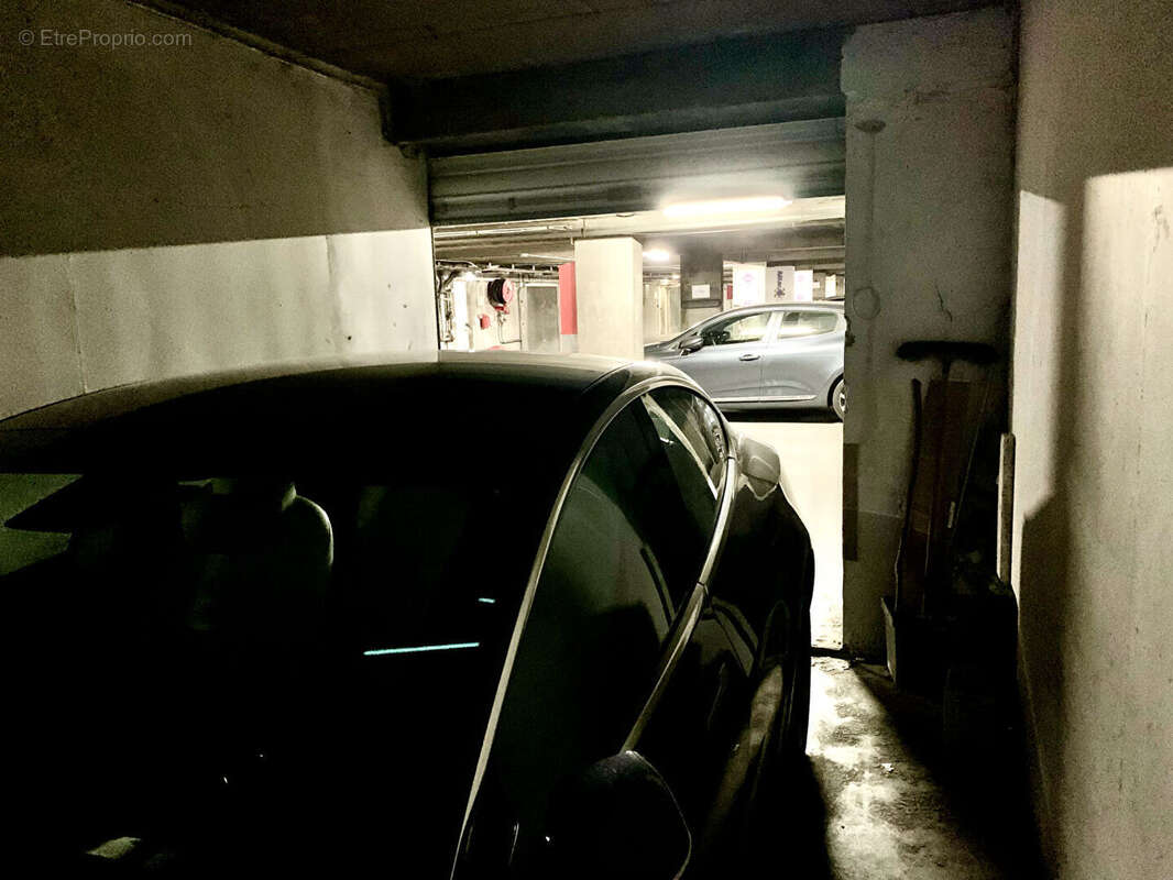 Autre à MARSEILLE-6E