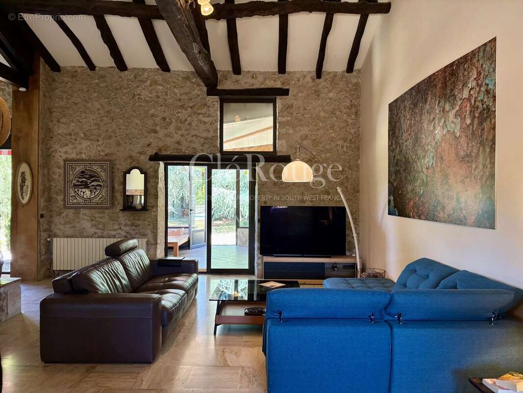 Proche de Saint-Livrade-sur-Lot – Élégante propriété de caractère de 5 chambres avec piscine chauffée et superbe parc arboré - photo 4