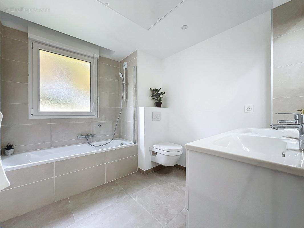 Appartement à VILLENEUVE-LOUBET