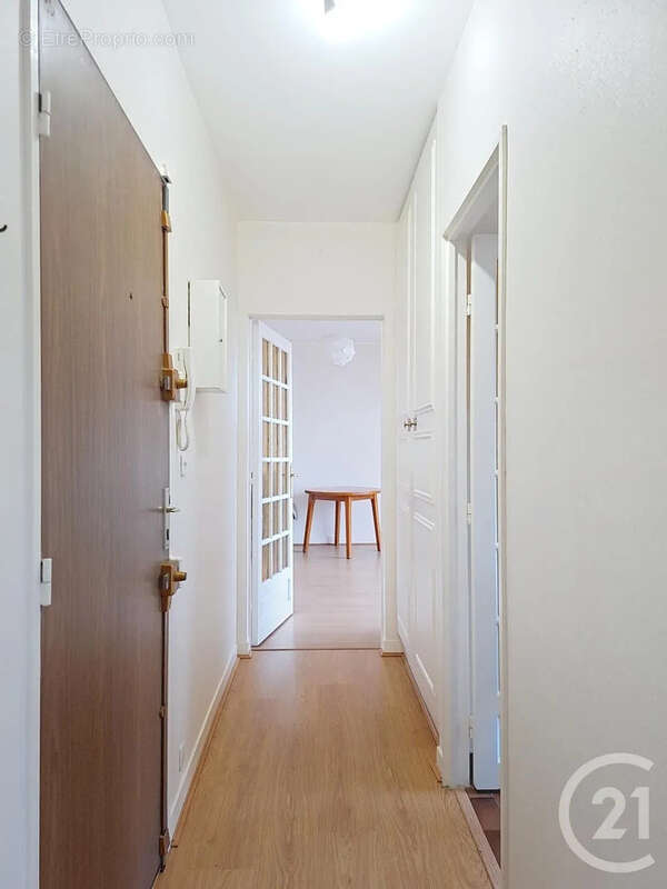 Appartement à VAUX-LE-PENIL