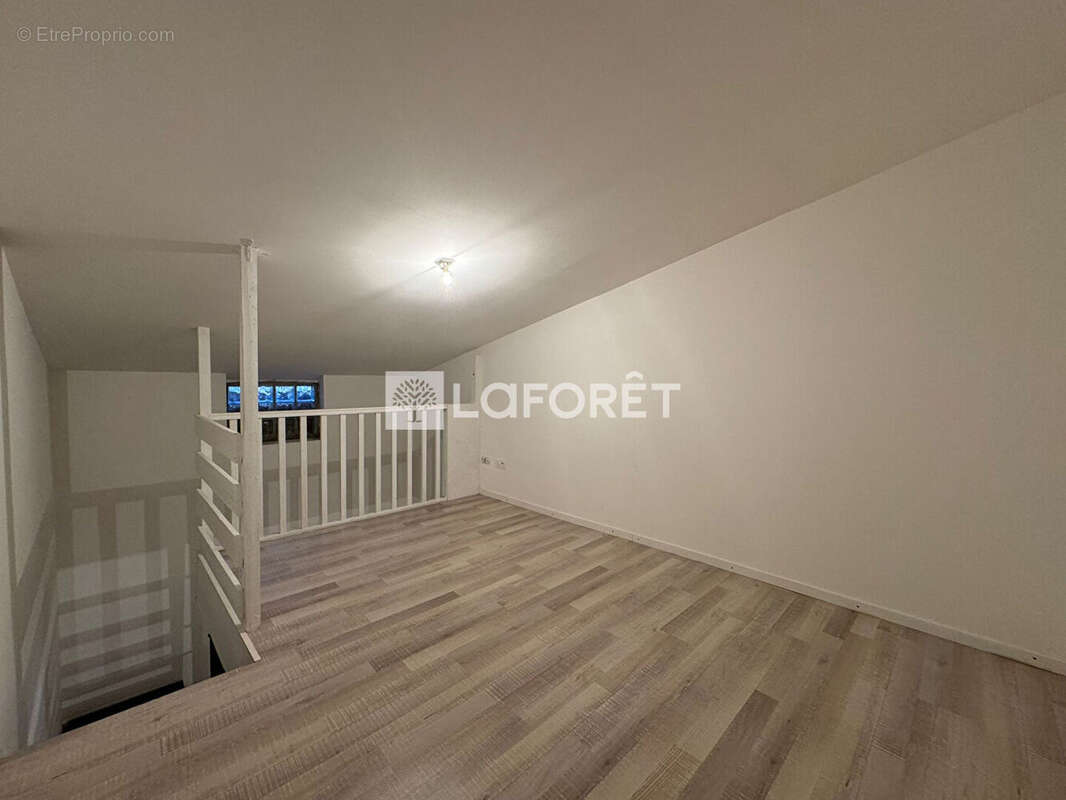 Appartement à PEZILLA-LA-RIVIERE