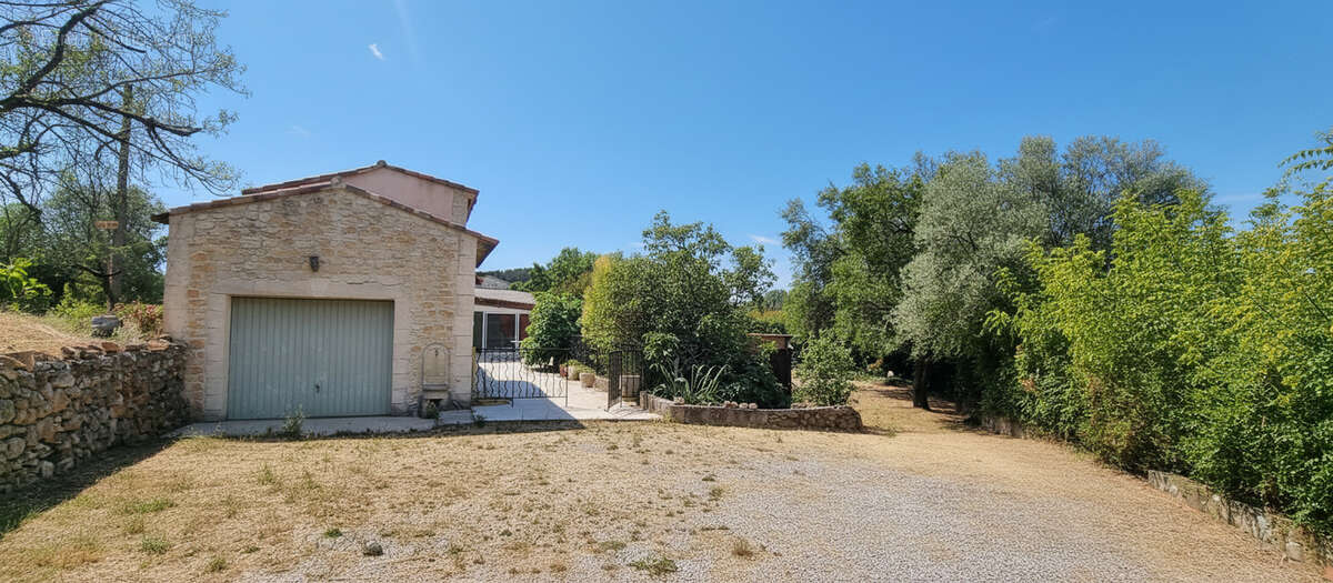 Villa 3/4P  85m2 Jardin clos, terrasse et piscine - photo 10