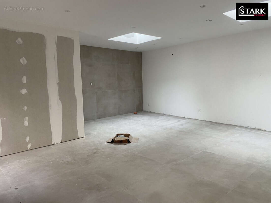 300 m² à Belfort  - photo 8