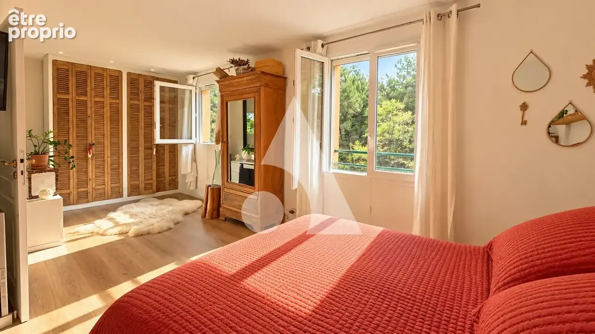 Villa familiale avec jardin à Châteauneuf-le-Rouge, proche Aix-en-Provence. - photo 12