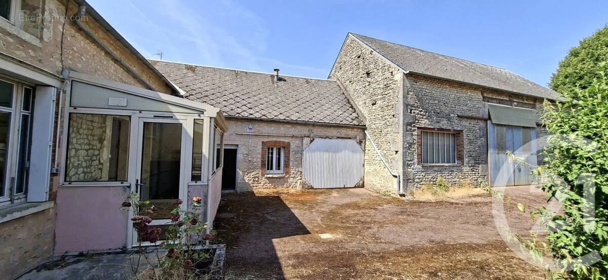 Maison à NEUVY-EN-DUNOIS