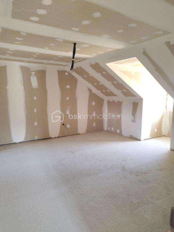 Maison neuve à terminer – 135 m² habitables + 113 m² de sous-sol – Quartier recherché des Marais - photo 6