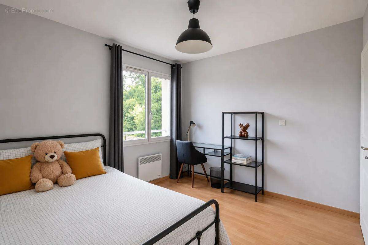 Maison spacieuse avec jardin et parkings à Pessac - photo 7