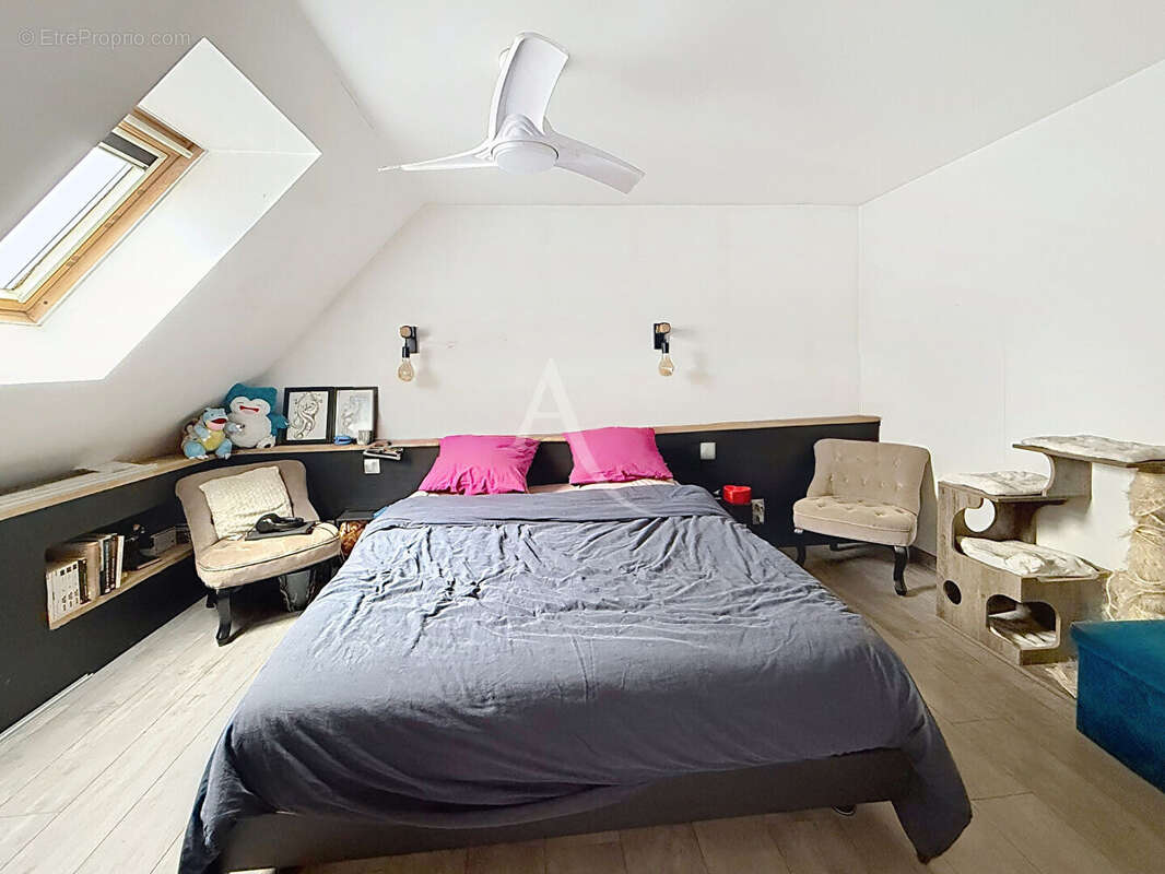 Maison à VILLEVEQUE