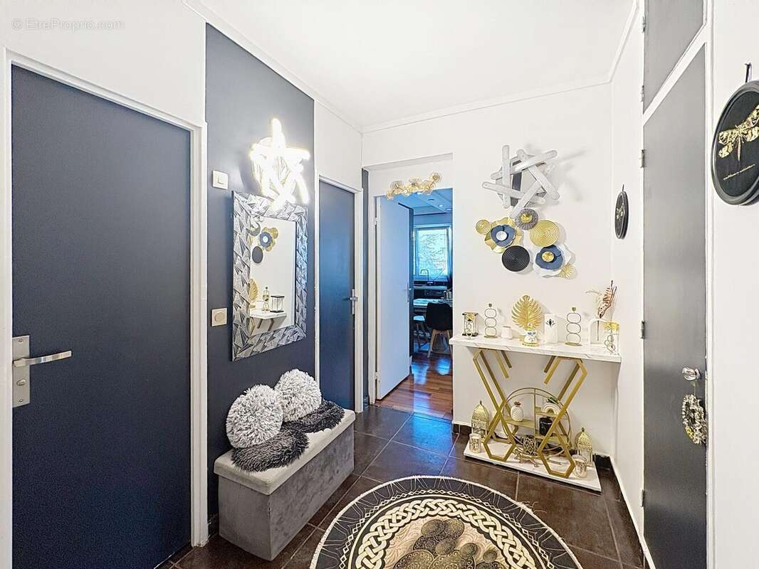 Appartement à FRESNES