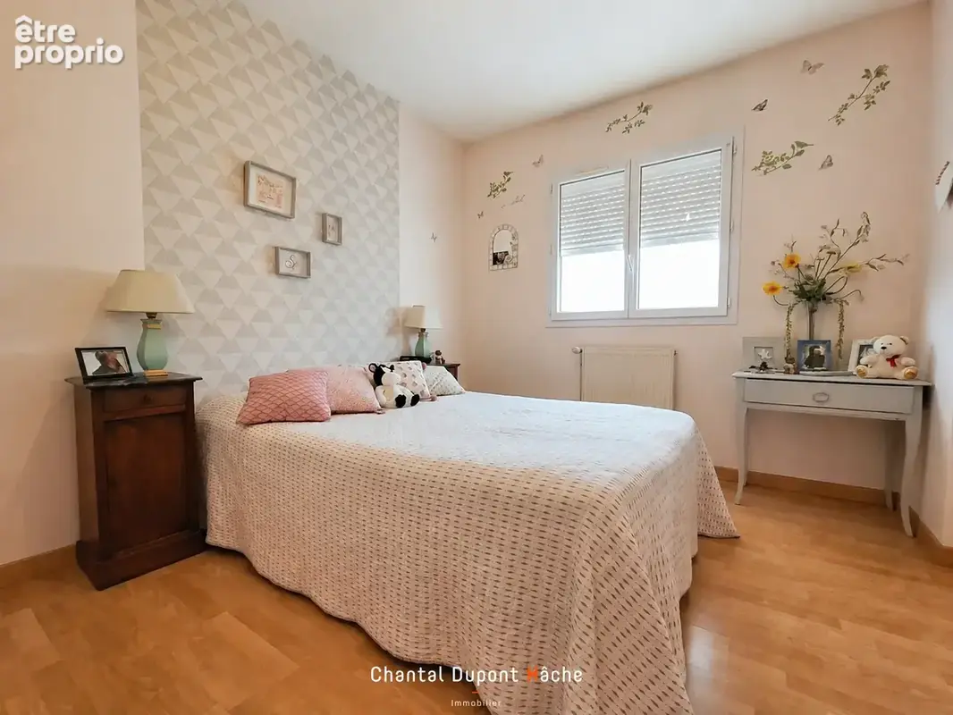 CHAMPHOL - Jolie maison traditionnelle, 4 chambres, vie de plain-pied, garage et jardin - photo 7