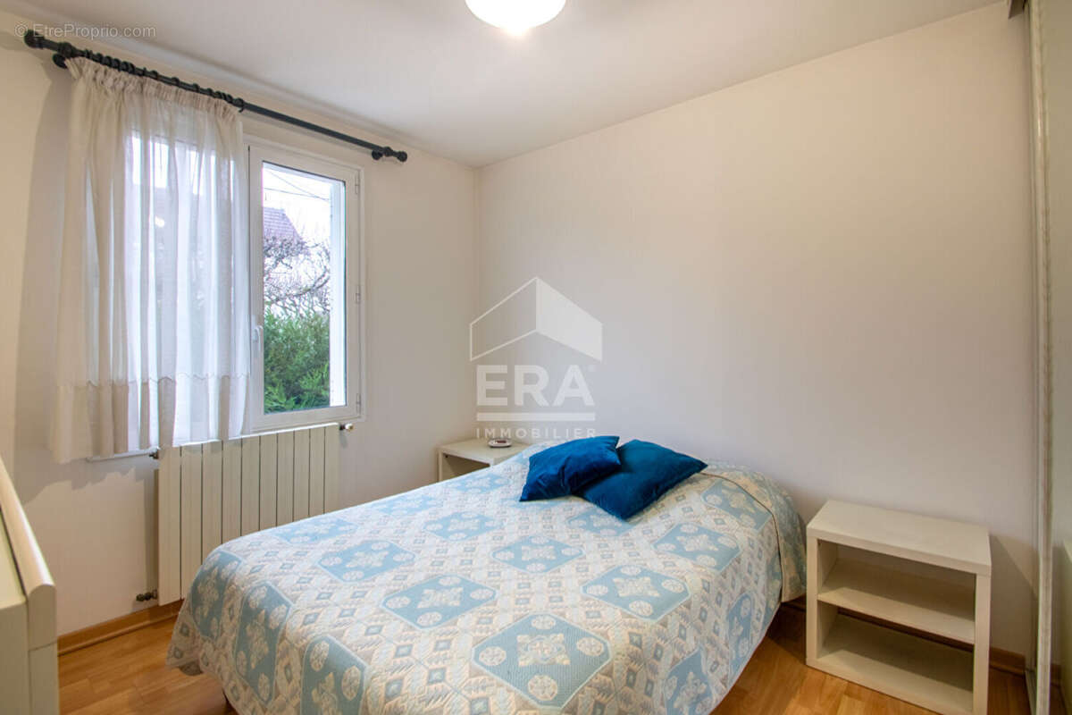 Maison à CHAMPS-SUR-MARNE