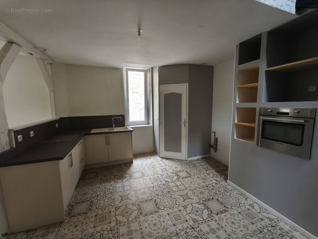 Maison à LA SUZE-SUR-SARTHE