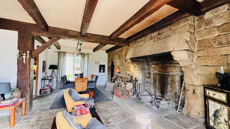 Maison à LOGONNA-DAOULAS