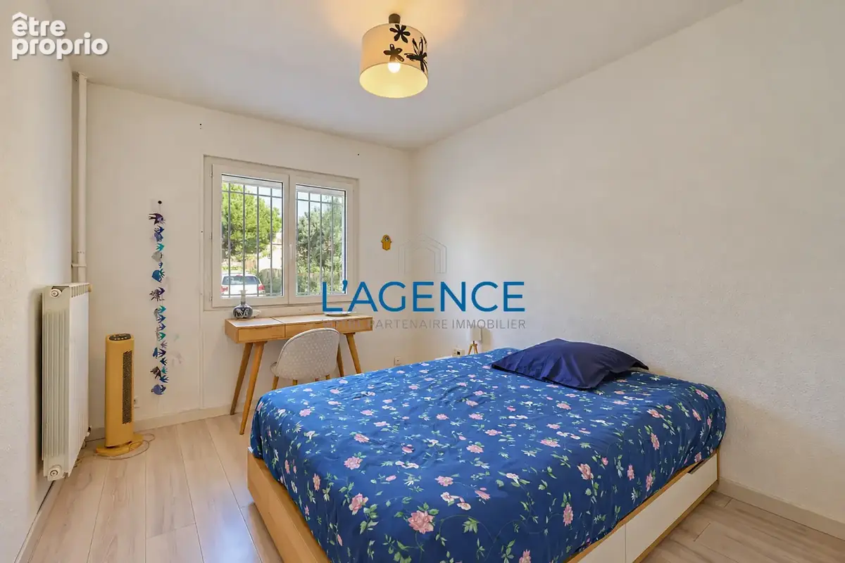 Hyères   appartement t3 de 68 m2 avec jardin privatif de 80 m2 et parkin - photo 8