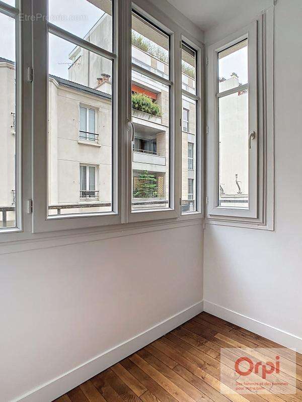 Appartement à PARIS-15E