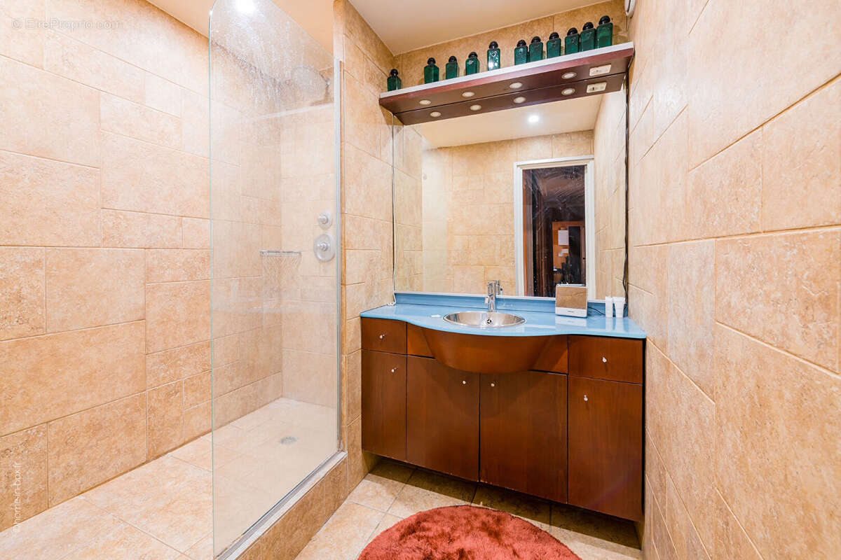 Appartement à PARIS-19E