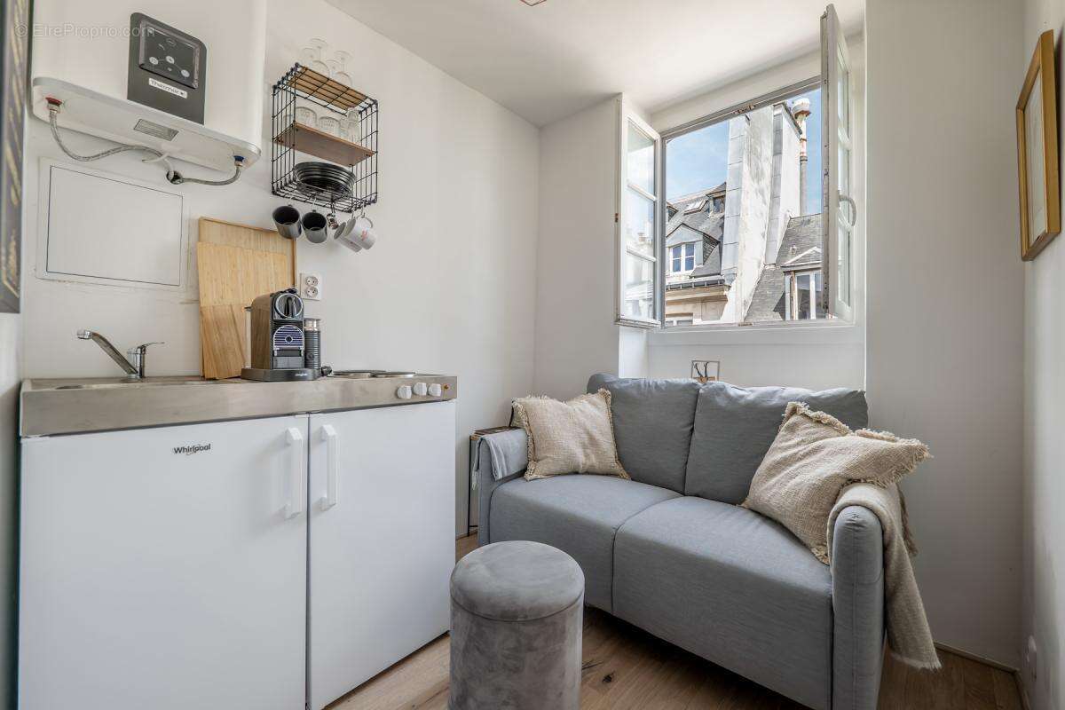 Appartement à PARIS-1E