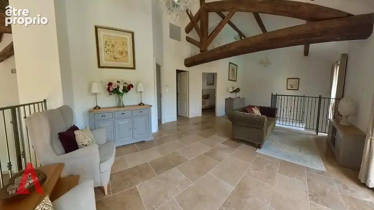 Exceptionnelle grange rénovée de trois chambres avec piscine privée - photo 9