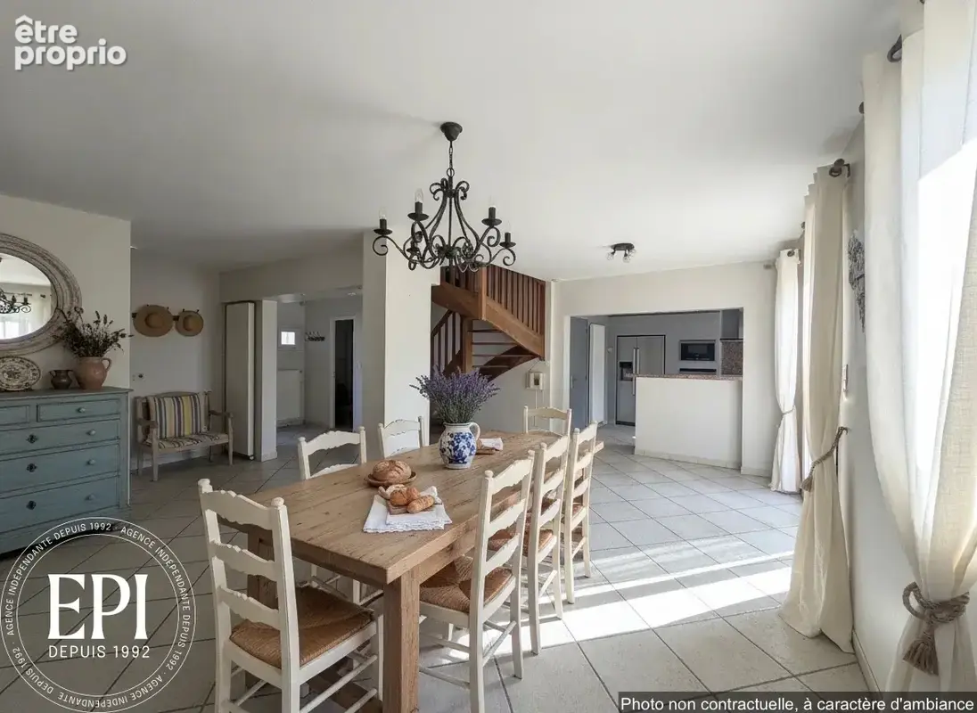 Maison familiale Type 5   120 m2 habitables sur terrain de 295 m2 avec piscine - photo 5