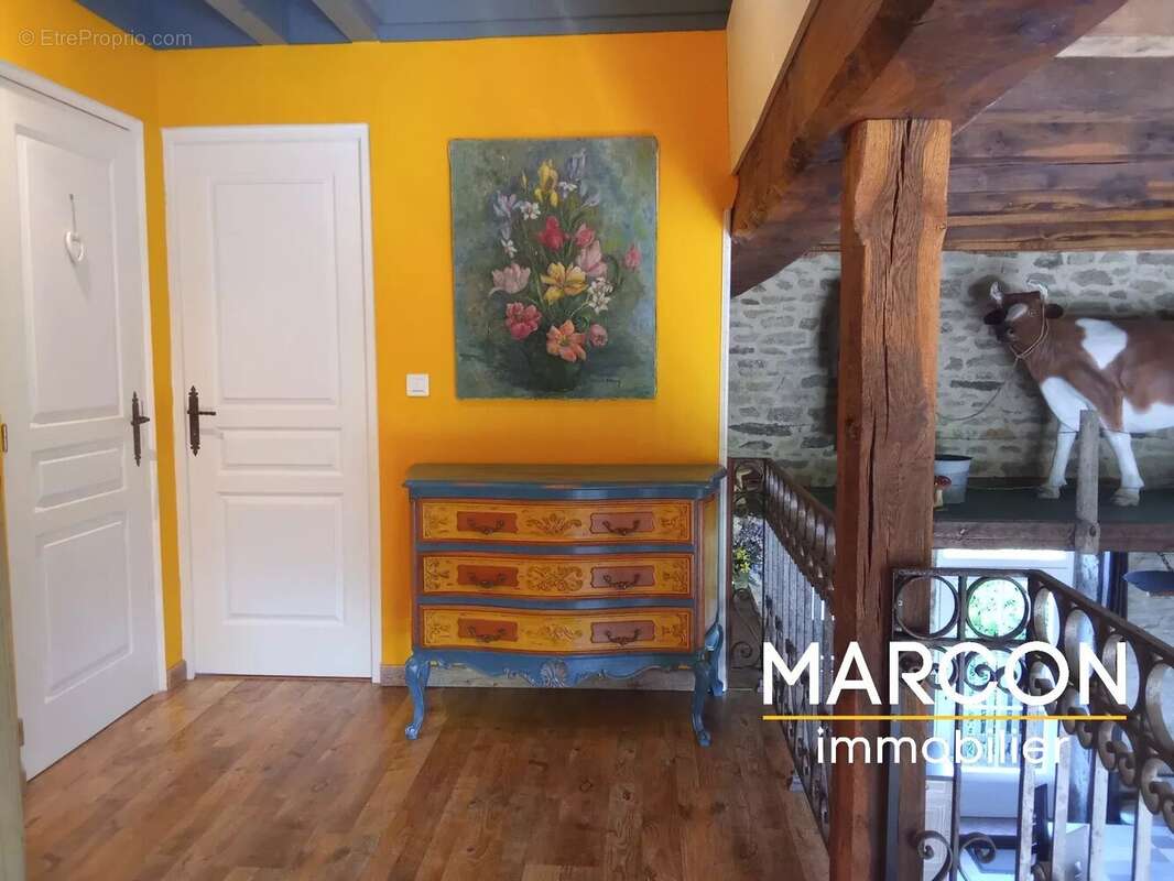 Maison 289 m² à Ajain  - photo 14