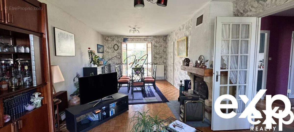 Maison à TACOIGNIERES