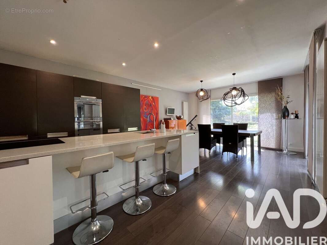 Maison 132 m² à Rians  - photo 5
