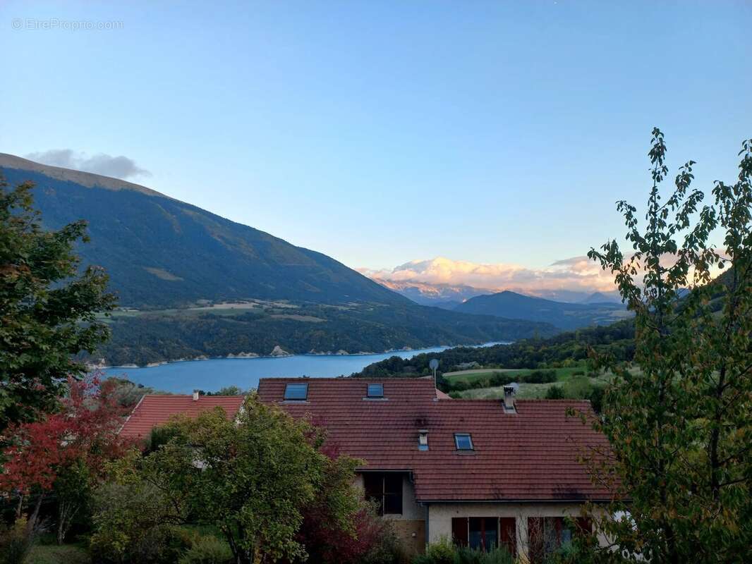 Villa 5 pieces vue sur le lac 160m² sur 3000m² terrain - photo 2