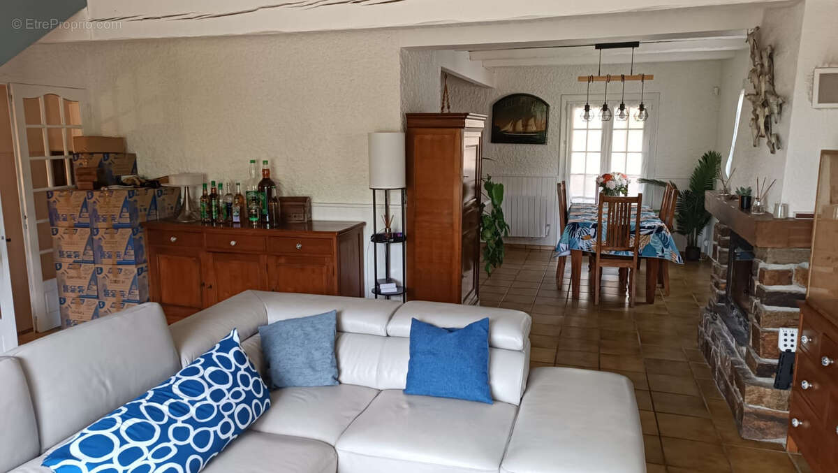 Maison à VILLEMOUSTAUSSOU