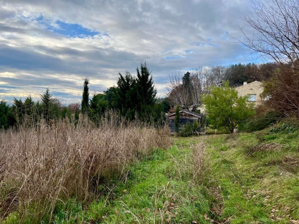Terrain à MONTBOUCHER-SUR-JABRON