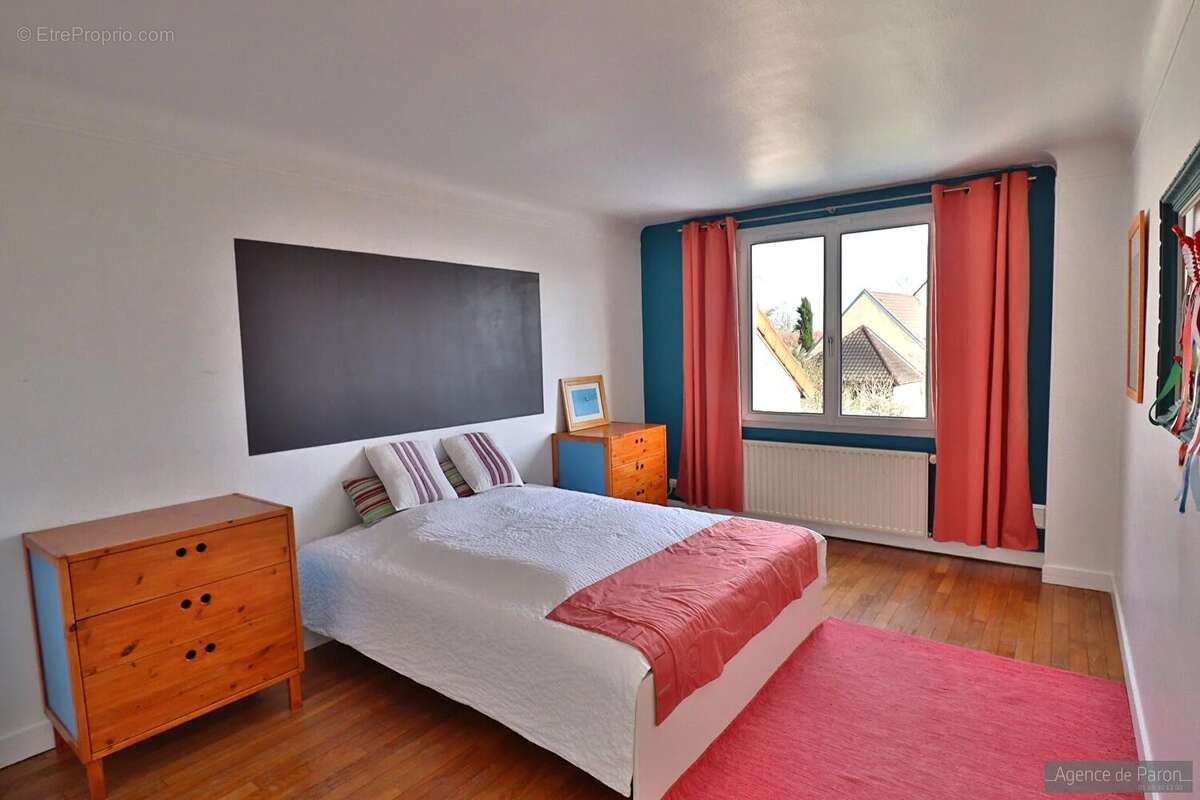 Maison à VERRIERES-LE-BUISSON