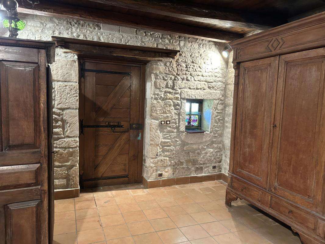 Maison à COURCOME